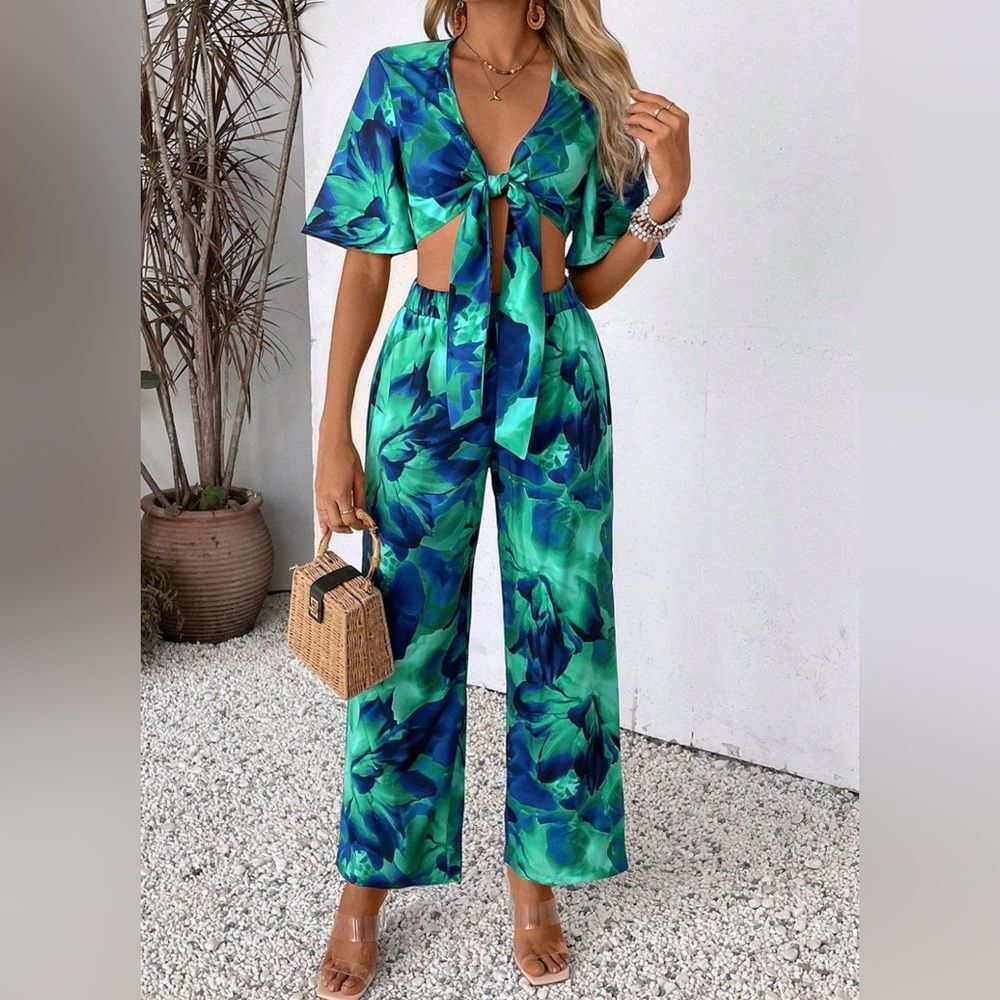 Vacation set blue green tie front crop top and wide leg pants size medium